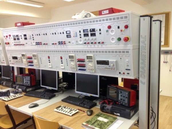 Studium elektrotechniky v Plzni má svou tradici