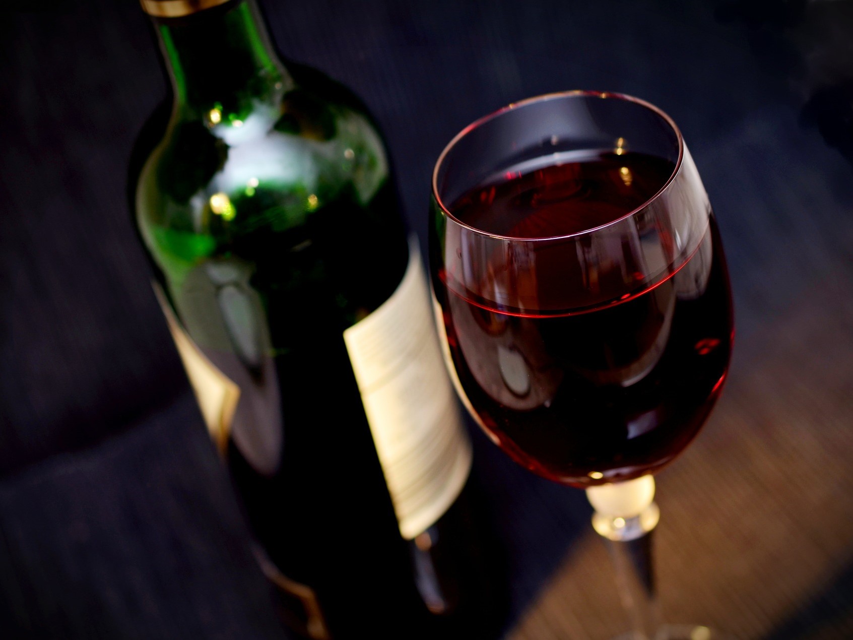 „Na zdraví“ není jenom fráze – pití vína nám může pomoct předcházet nemocem